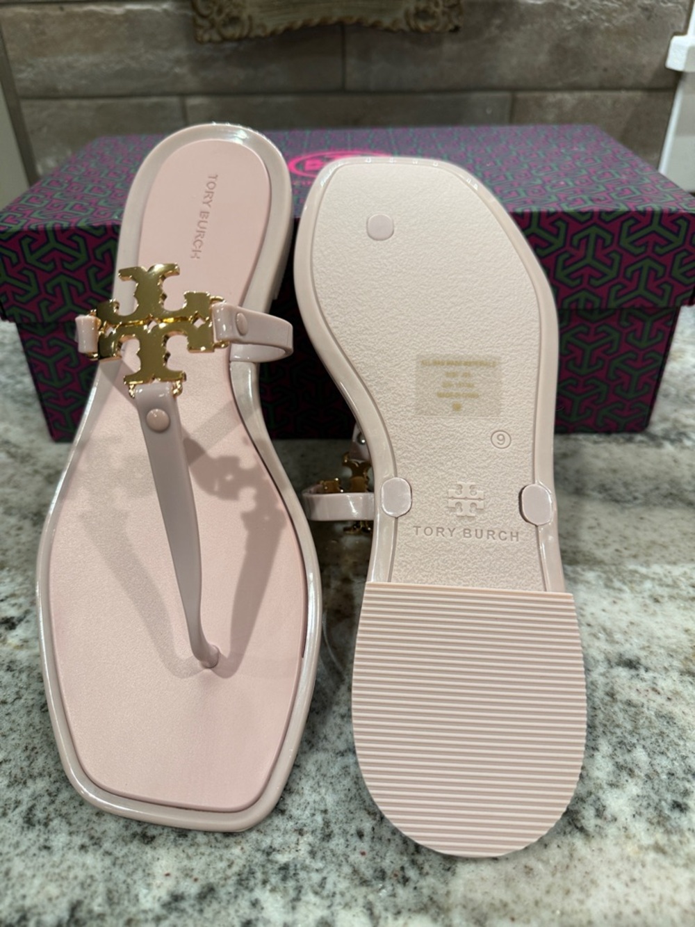NIB Tory Burch Meadowsweet (Pink) Roxanne Jelly Sandals Signature Gold Hardware